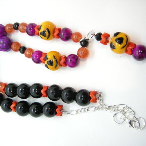 Pumpkins and pearls lampwork necklace - Picture 8 of 16